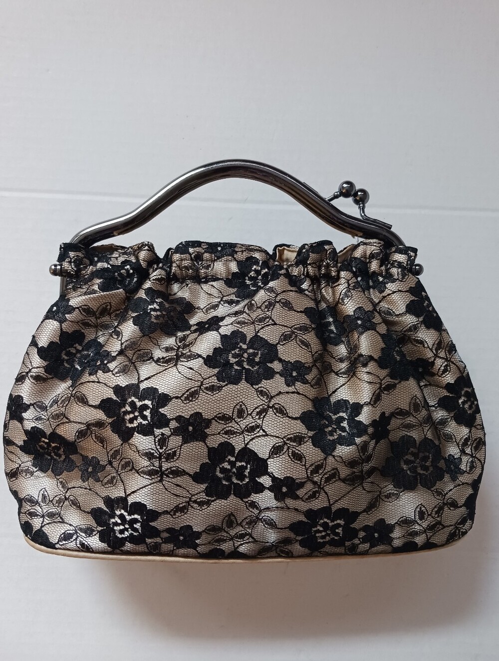 True Y2K Newport News Kisslock Lace Purse , Petite White Satin & Black Lace